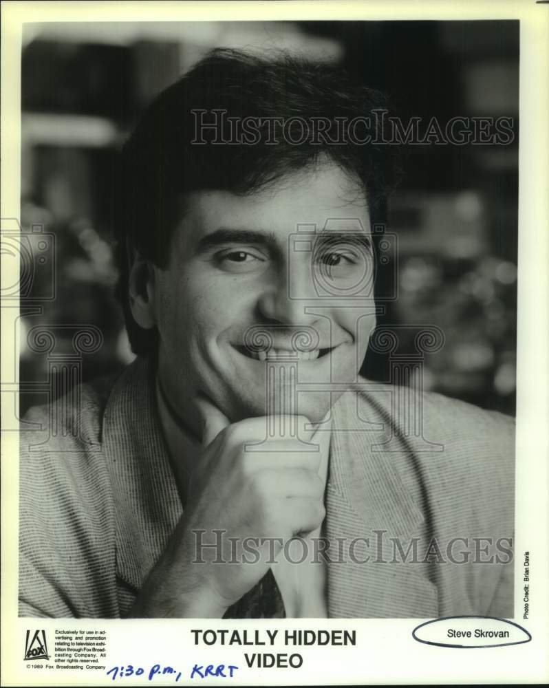1989 Press Photo FOX TV Show &quot;Totally Hidden Video&quot; Host Steve Skrovan - Historic Images