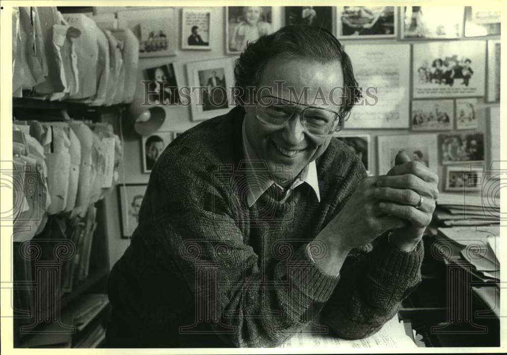 1992 Press Photo Singer Paul Sperry in New York Studio - Historic Images