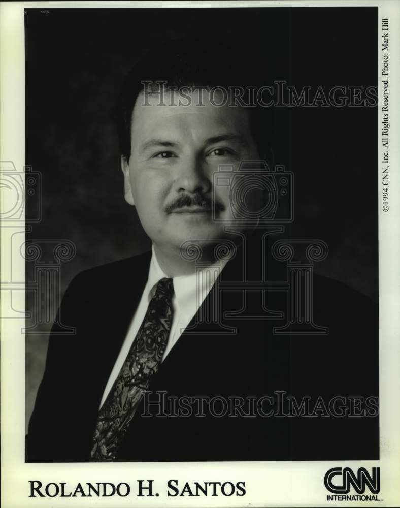 1994 Press Photo CNN International Correspondent Rolando H. Santos - Historic Images