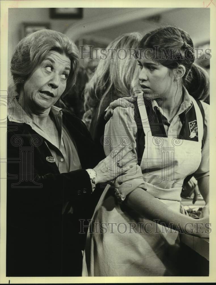 Press Photo Charlotte Rae and Nancy McKeon on The Facts of Life. - Historic Images