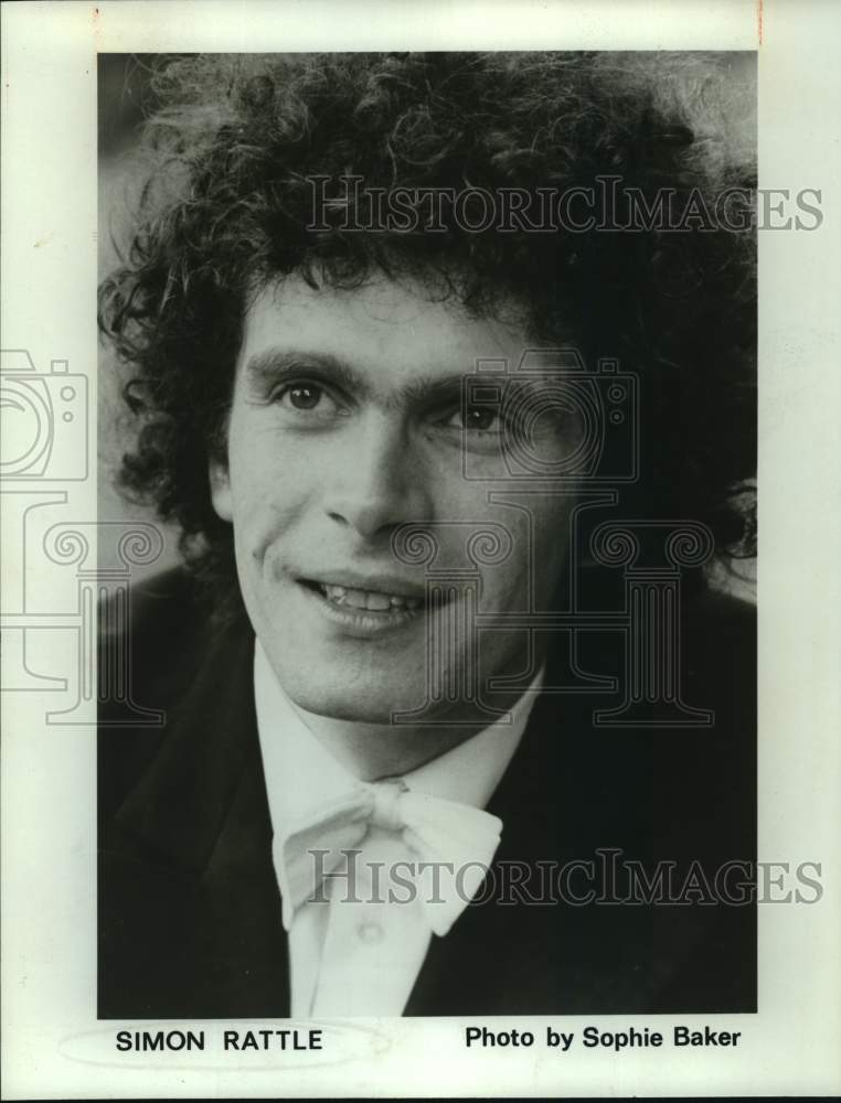 Simon Rattle, English orchestra conductor. - Historic Images