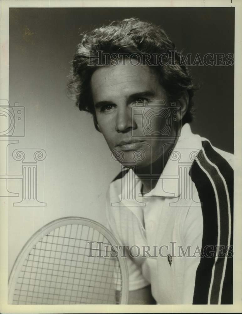 Press Photo Actor Dack Rambo Holds Tennis Racket - Historic Images