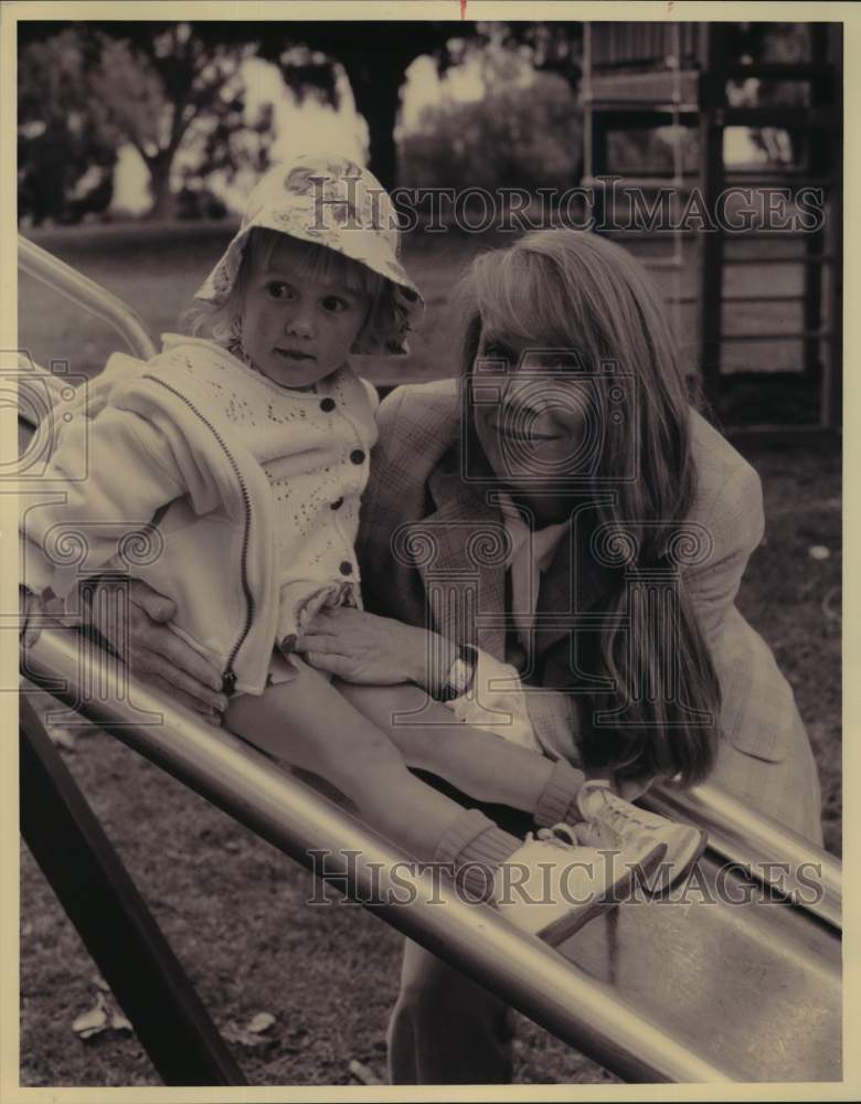 1994 Press Photo Sissy Spacek in a scene from A Place for Annie, on ABC. - Historic Images