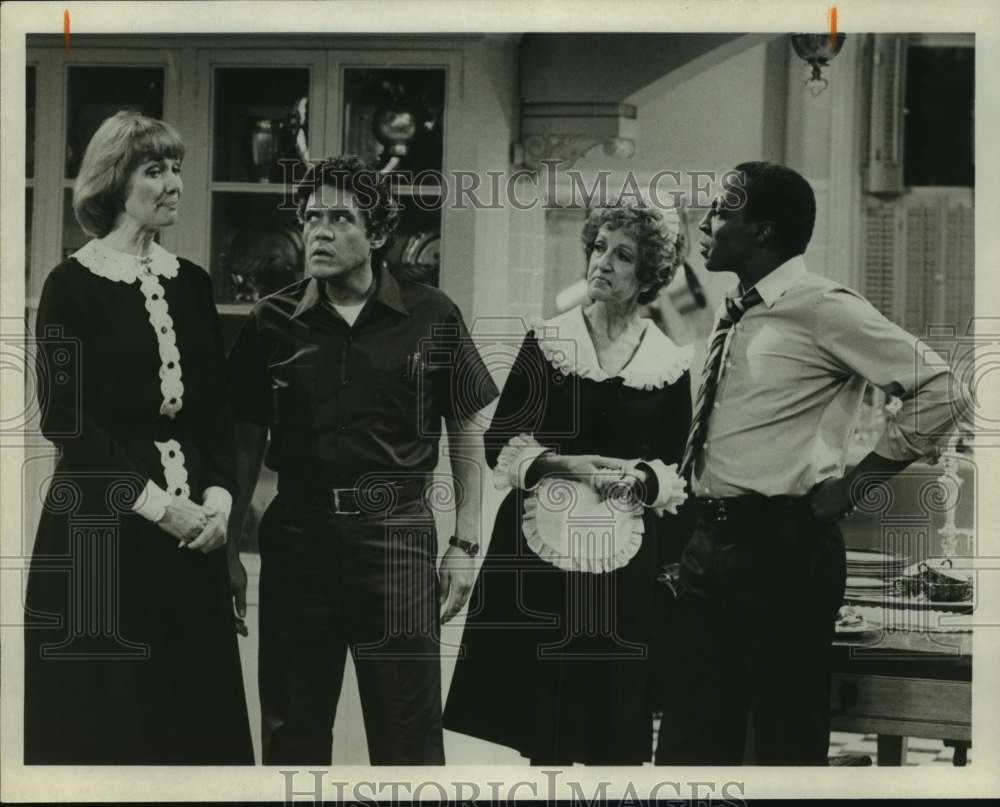 Press Photo Cast of TV Series &quot;Benson&quot; Perform Scene - Historic Images