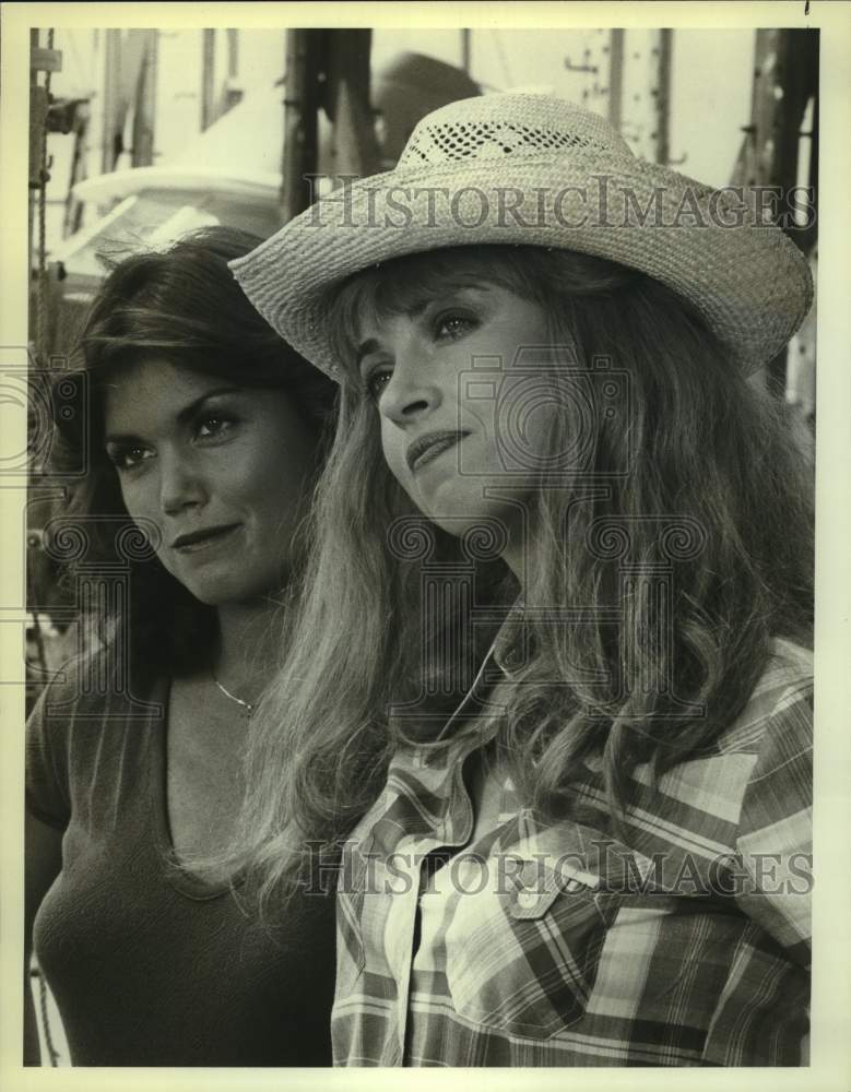 Press Photo Woman in Straw Hat With Other Woman - Historic Images