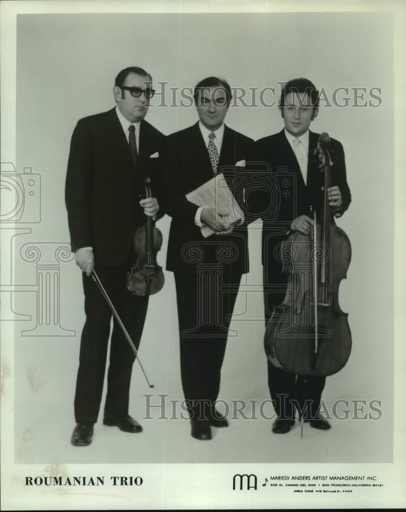 Press Photo Music Group Roumanian Trio Pose With String Instruments - Historic Images