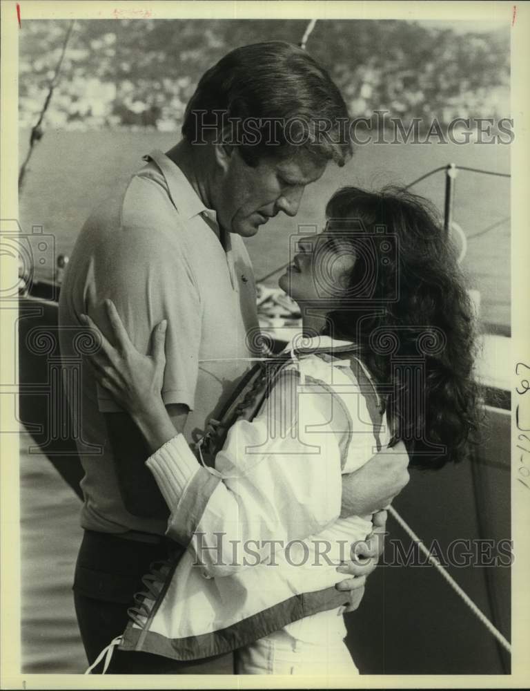 1984 Press Photo Actors Jaclyn Smith  Ken Howard in NBC TV Film "Rage of Angels" - Historic Images