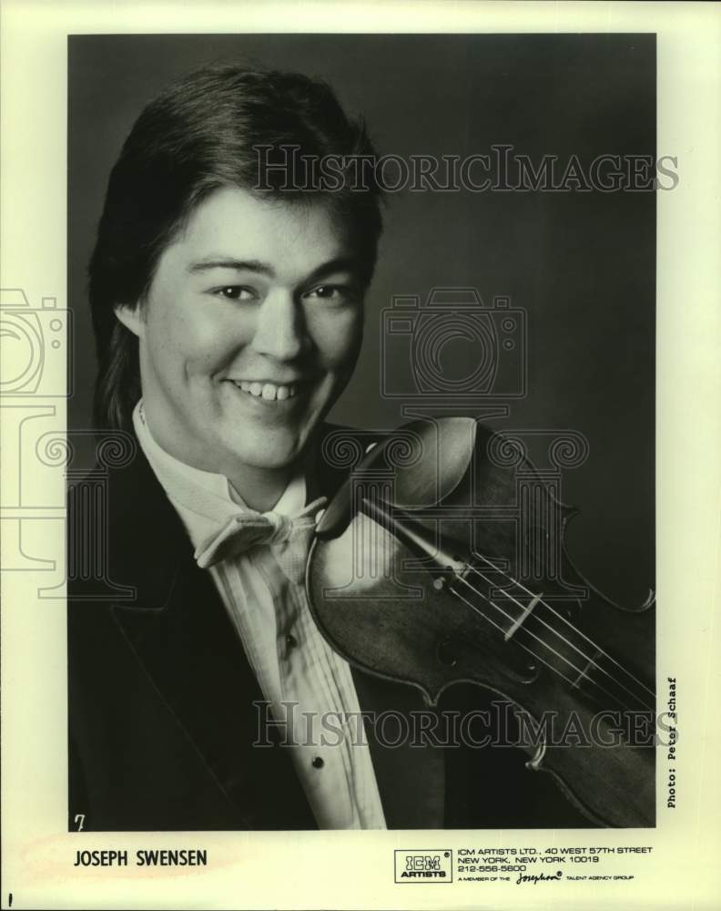 Press Photo Musician Joseph Swenson Poses with Violin - Historic Images