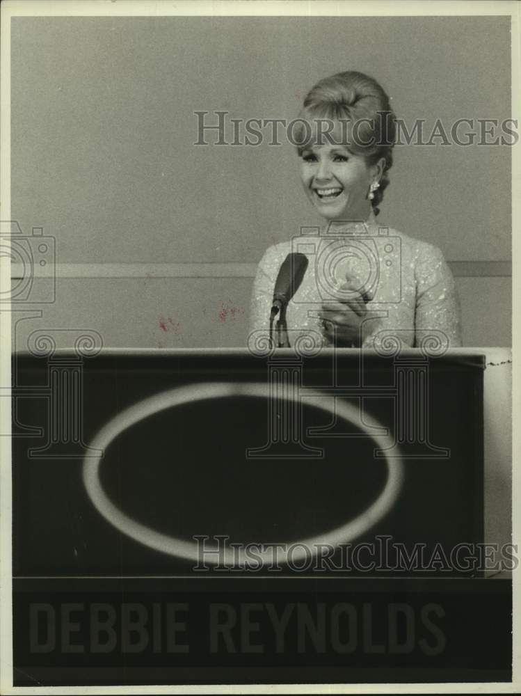 1970 Press Photo Actress Debbie Reynolds Appears on Game Show - Historic Images