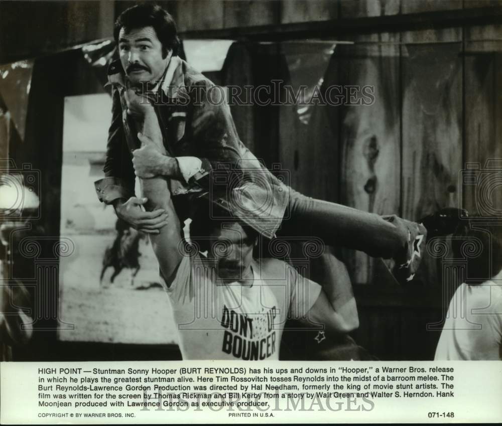 Press Photo Actors Burt Reynolds &amp; Tim Rossovitch in Film &quot;Hooper&quot; - Historic Images