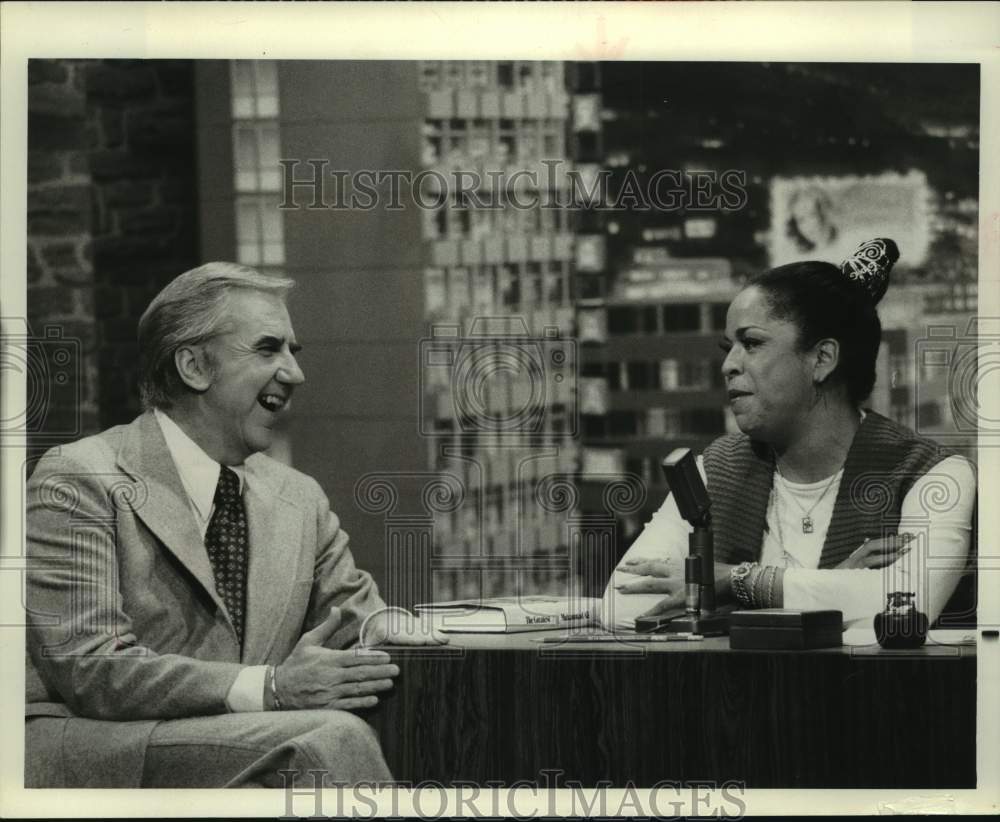 1975 Press Photo Entertainers Della Reese & Ed McMahon on "The Tonight Show" - Historic Images