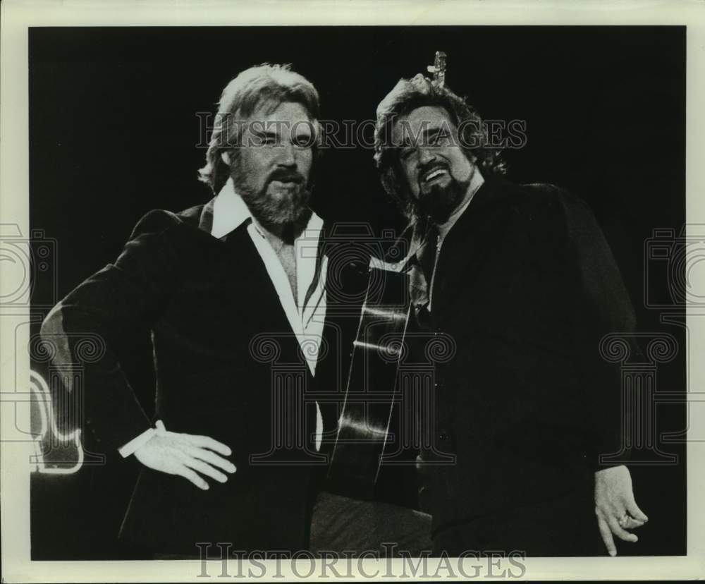 1981 Press Photo Musicians Kenny Rogers &amp; Waylon Jennings - Historic Images