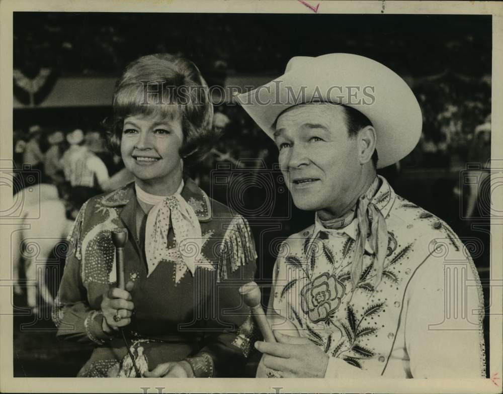 1968 Press Photo Actors Roy Rogers & Dale Evans at Rodeo - Historic Images