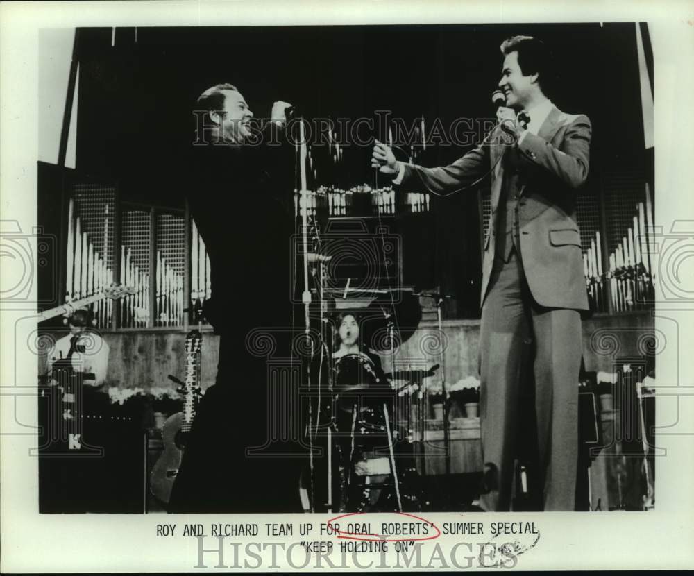 Press Photo TV Preachers Roy &amp; Richard in Oral Roberts Summer Special - Historic Images