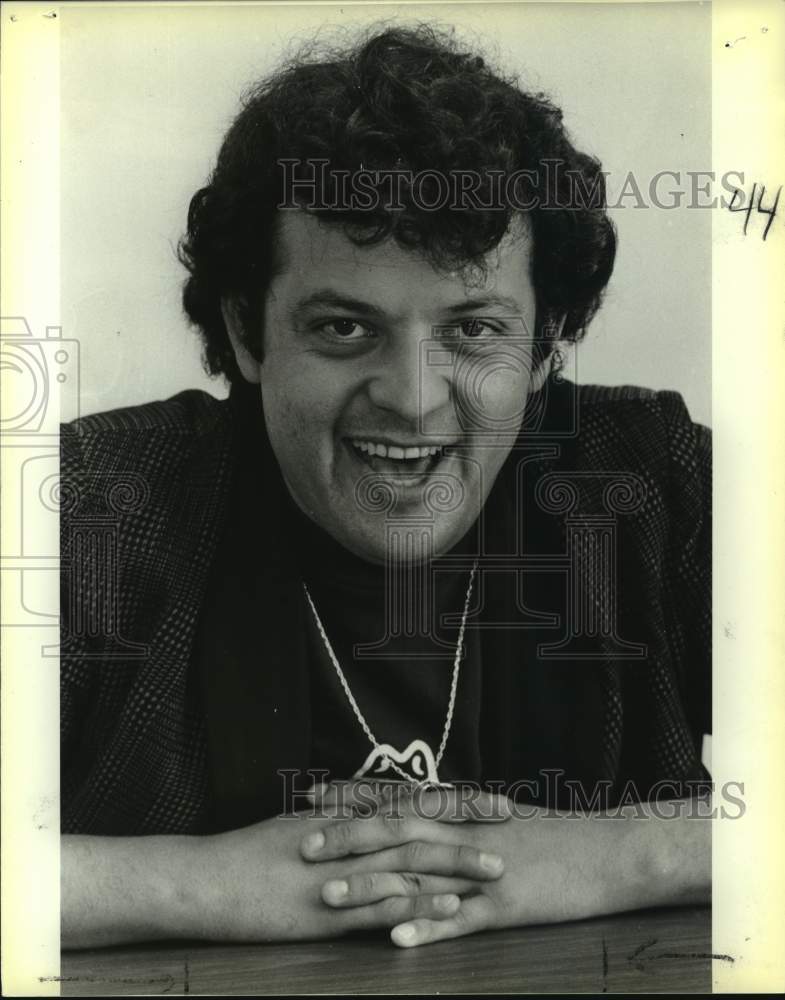 1986 Press Photo Comedian Paul Rodriguez - Historic Images