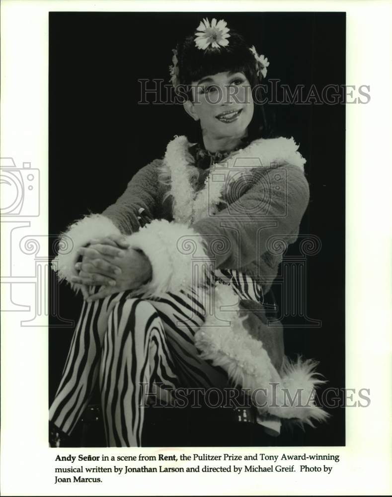 1998 Press Photo Actor Andy Senor Performs in Musical "Rent" - Historic Images
