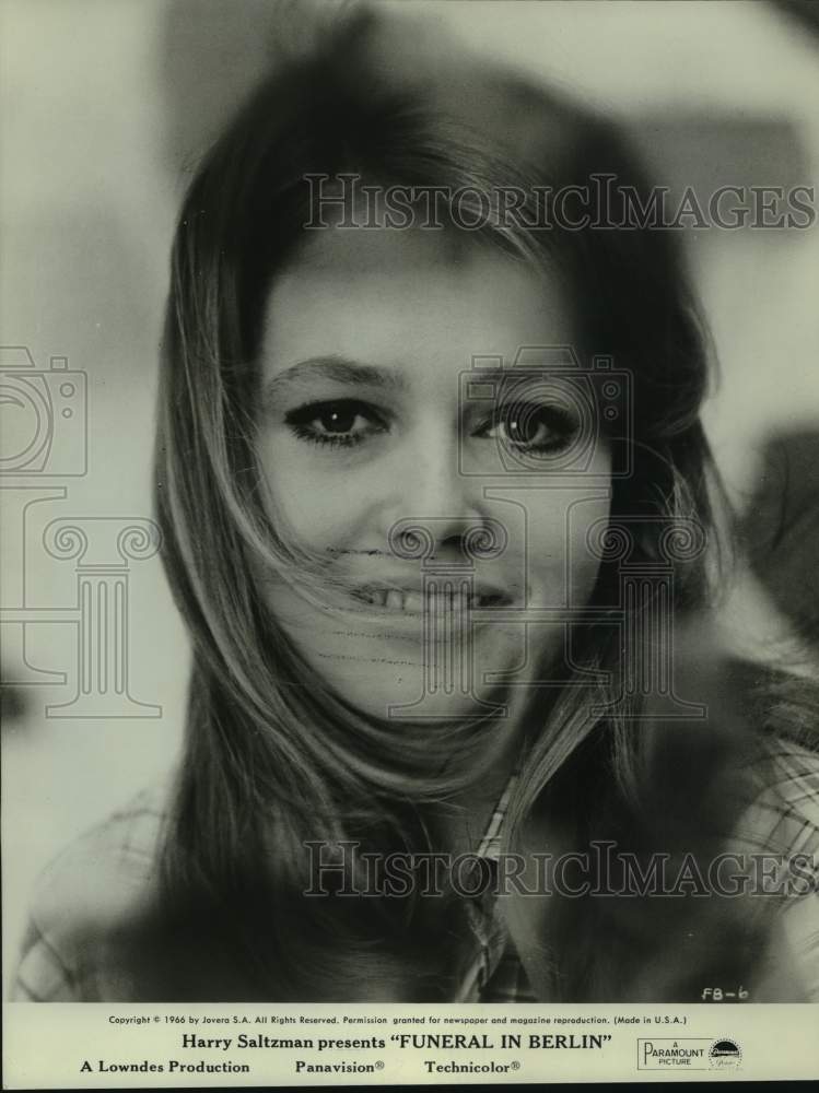 1966 Press Photo Actress Eva Renzi - Historic Images
