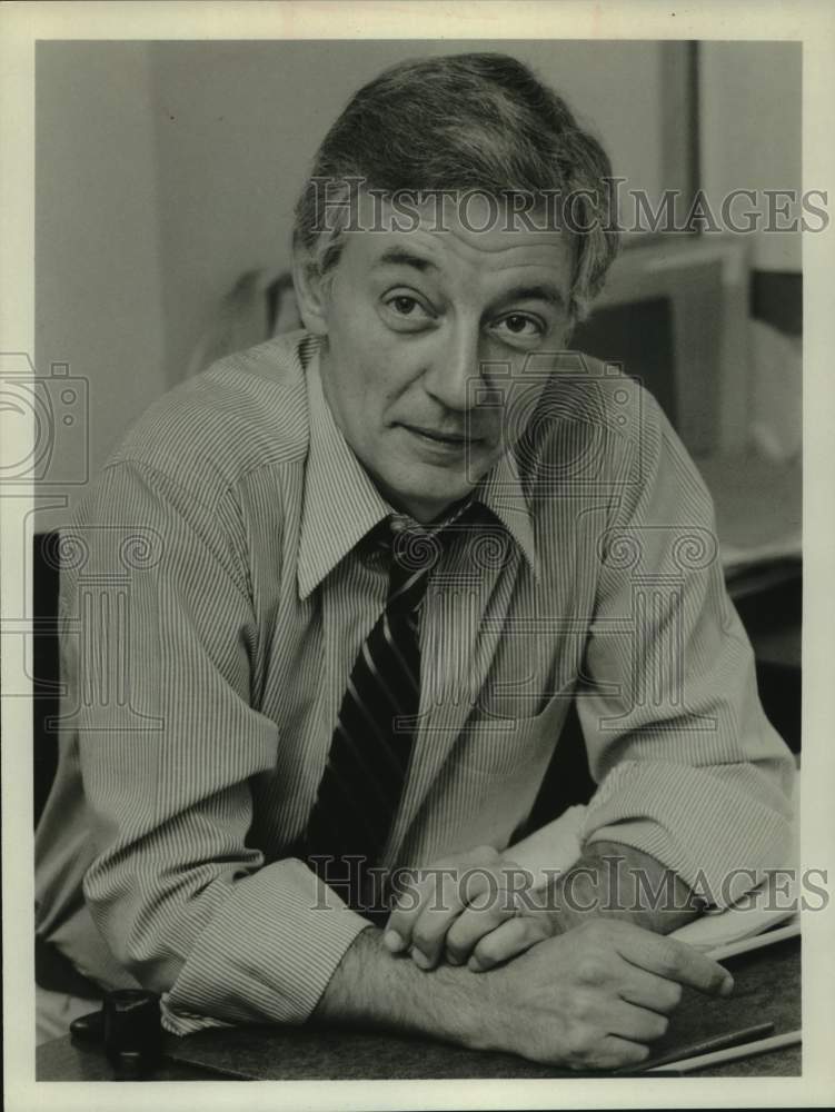 Richard Reeves Images PBS TV Host Richard Reeves - Historic Images