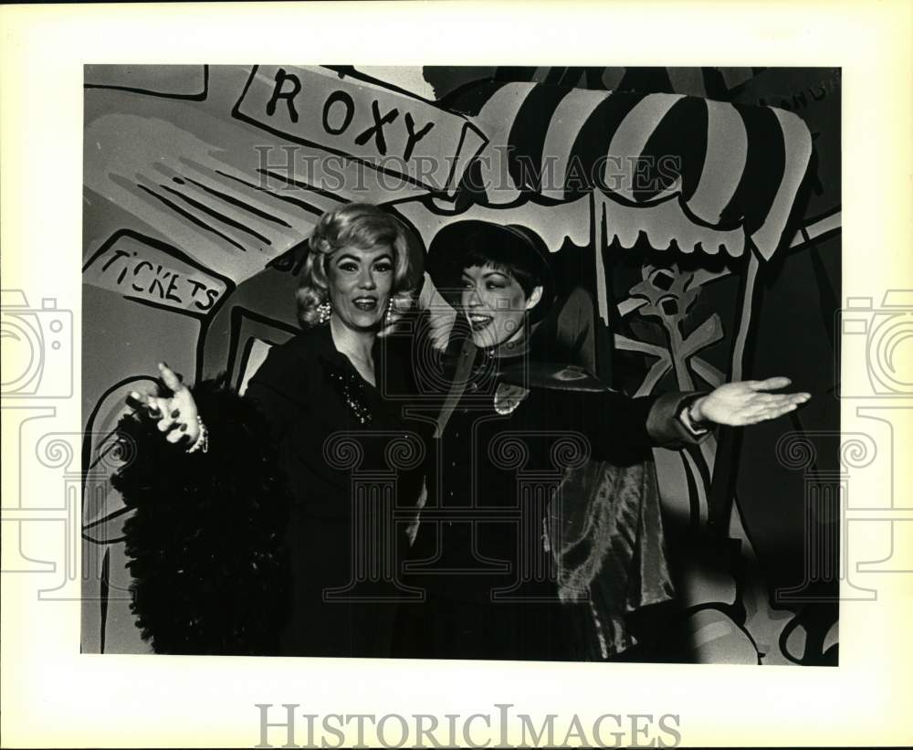 Press Photo A scene from San Antonio Little Theater's production of Guys & Dolls - Historic Images