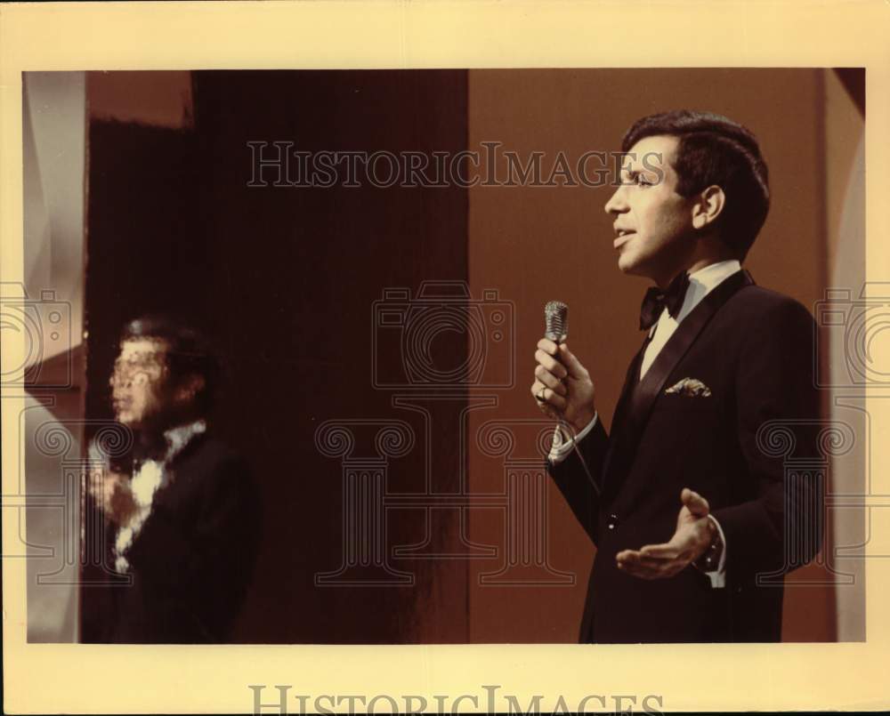 Press Photo Frank Sinatra Jr., singer, songwriter and conductor. - Historic Images