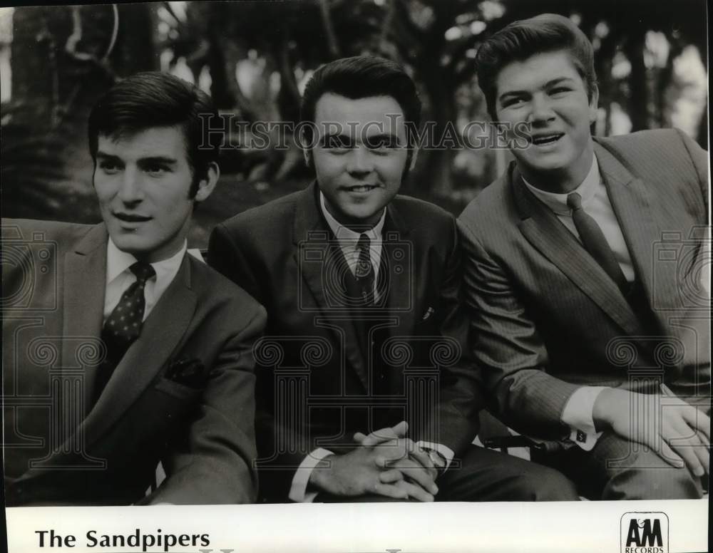 1969 Press Photo Members of The Sandpipers, easy listening/folk rock trio. - Historic Images