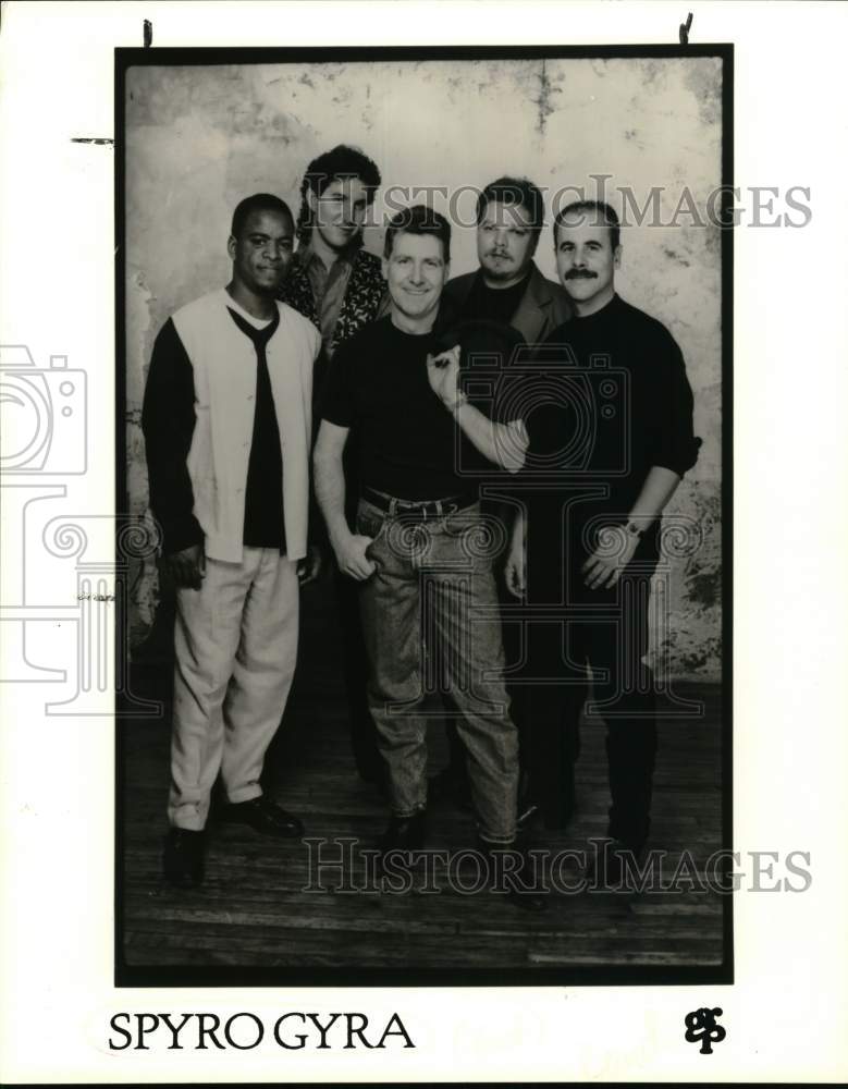 1996 Press Photo Members of Spyro Gyra, jazz fusion band. - Historic Images