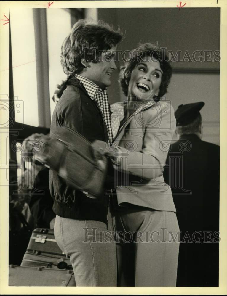 Press Photo Actors Andrew Stevens & Jean Simmons - Historic Images