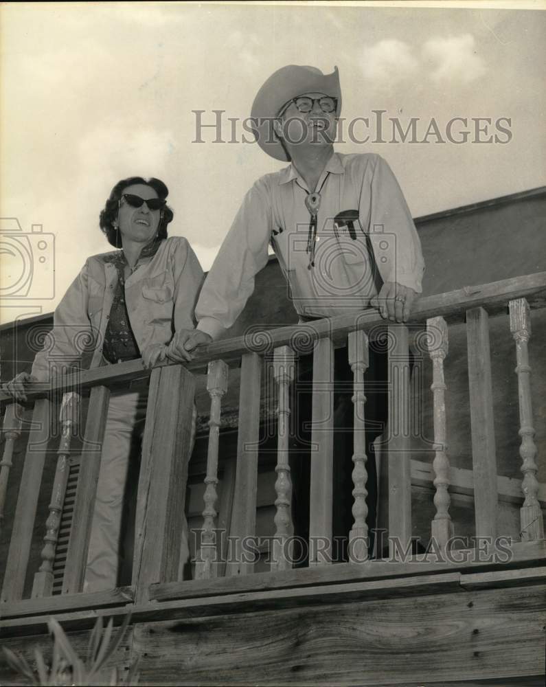 Press Photo J.T. Happy Shahan, actor from San Antonio, Texas, and wife, Virginia - Historic Images