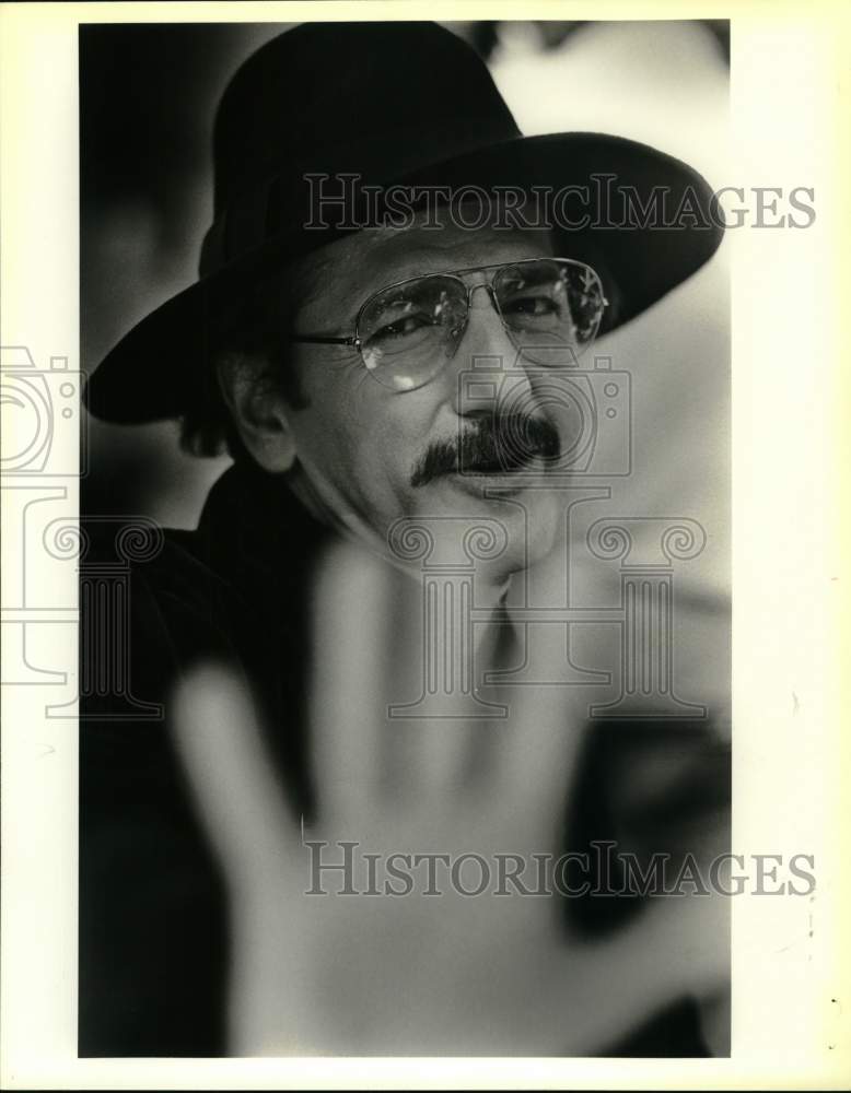 1987 Press Photo Don Novello as Father Guido Sarducci at La Mansion del Rio - Historic Images