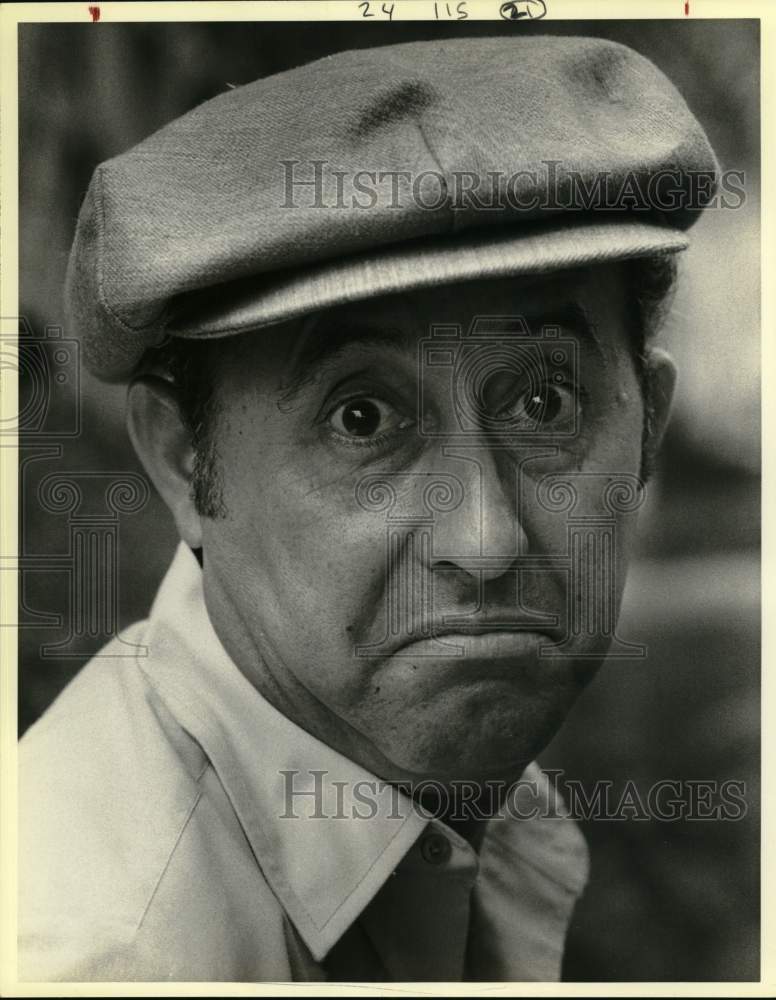 1983 Press Photo Actor Pete Sanchez as Hispanic Archie Bunker - Historic Images