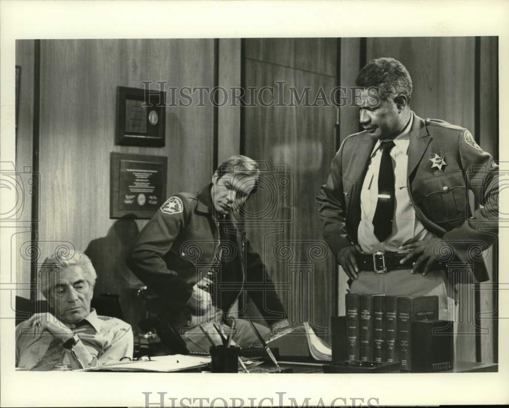 1971 Press Photo Actors John Marley, Kaz Garas &amp; Ossie Davis in &quot;The Sheriff&quot; - Historic Images