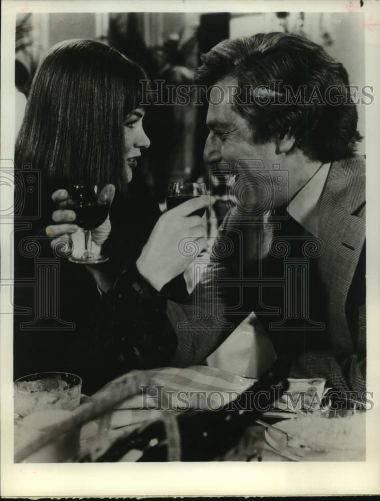 1976 Actors Glenda Jackson &amp; George Segal in Film &quot;A Touch of Class&quot;-Historic Images