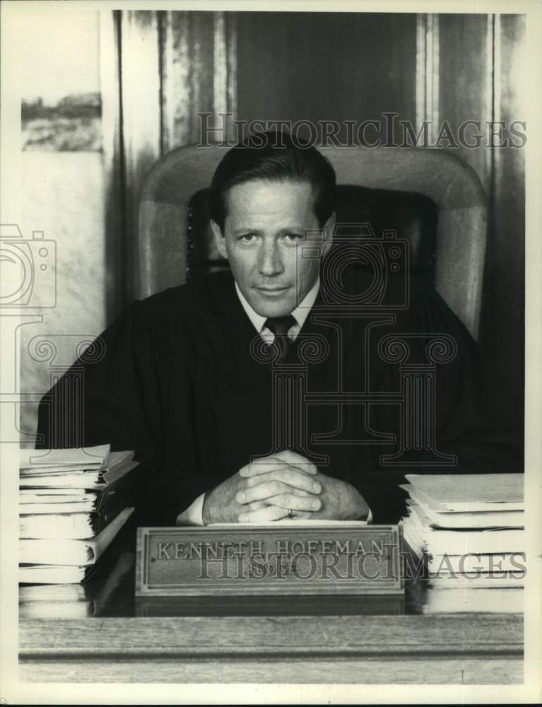 1990 CBS TV Actor Portrays Judge-Historic Images