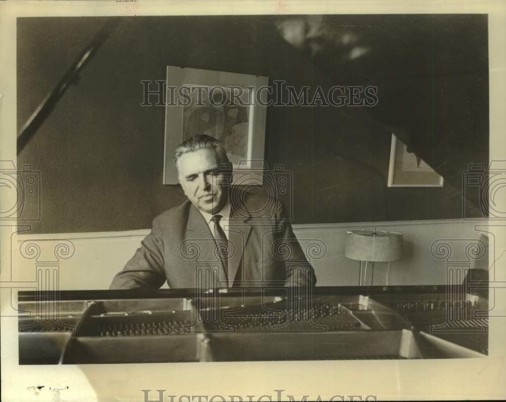 1980 Musician Hans Richter-Haaser Plays Piano-Historic Images