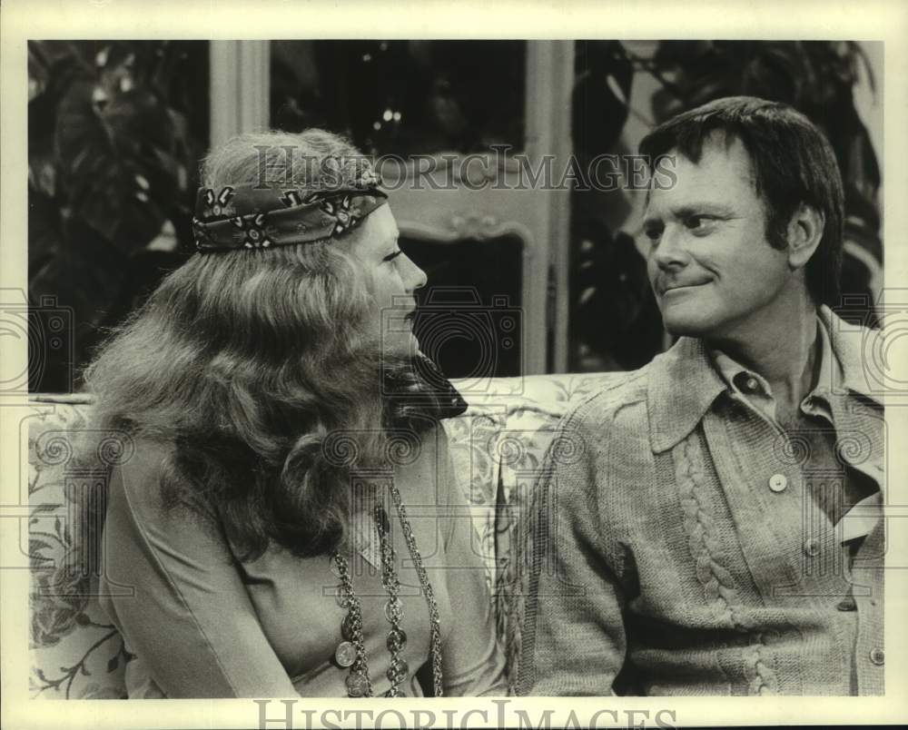 1973 Press Photo Actors Dick Sargent & Joyce Van Patten in Love, American Style- Historic Images