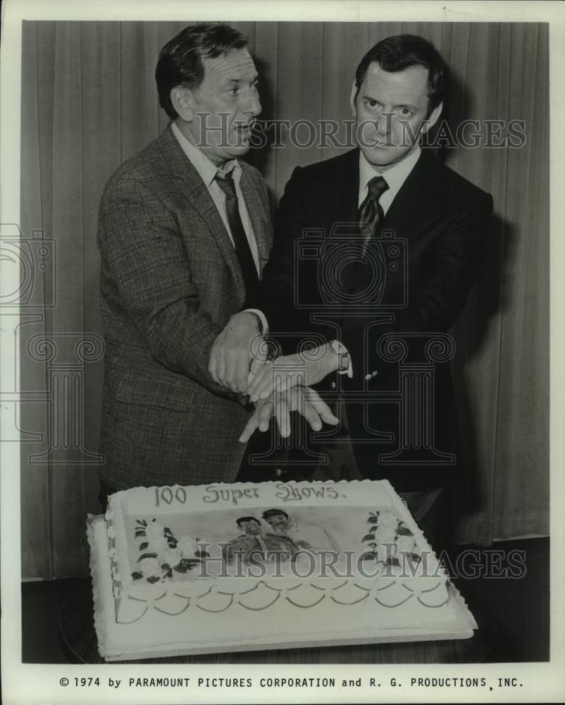 1974 Actor Tony Randall &amp; Man Pose with Anniversary Cake-Historic Images