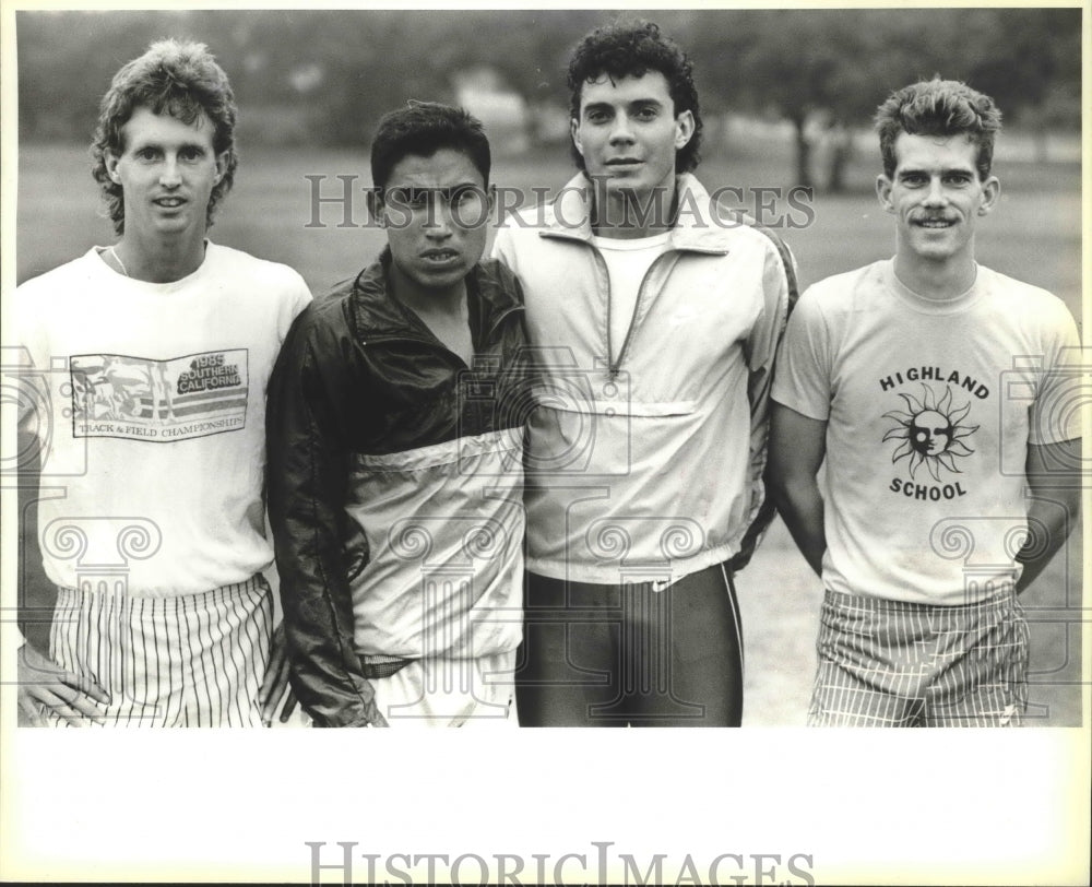 1986 Press Photo A quartet of Texas-San Antonio college cross-country runners - Historic Images