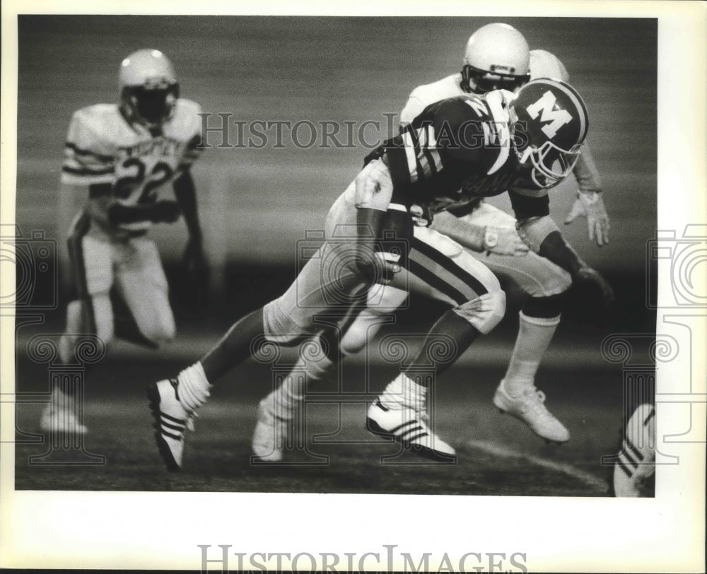 1985 Press Photo Wheatley and MacArthur clash in a high school football game- Historic Images