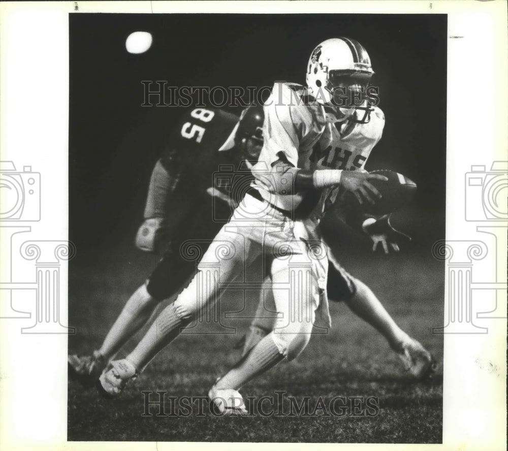 1985 Press Photo South San West and Memorial clash in a prep football game- Historic Images