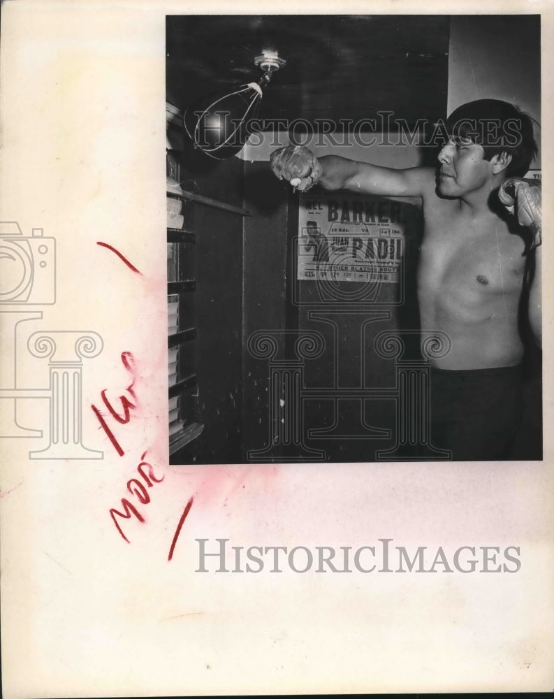 Press Photo Boxer Mongol Ortiz works a speed bag - sas01558 - Historic Images