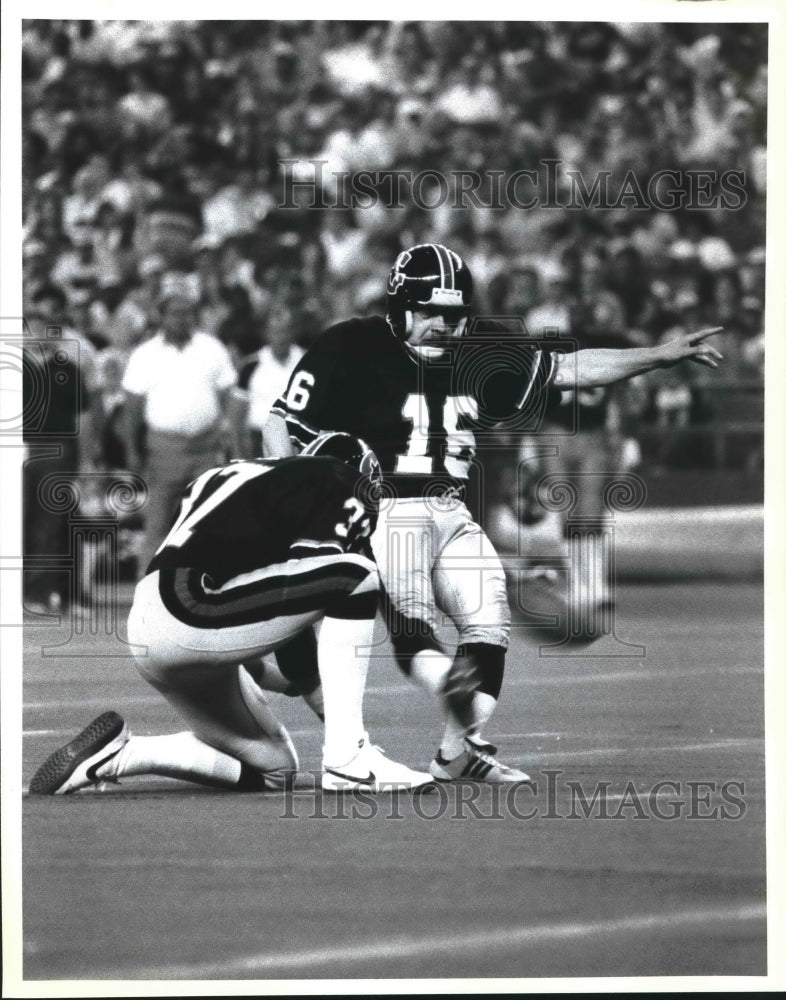 Press Photo Houston Gamblers football kicker Toni Fritsch - sas02034 - Historic Images