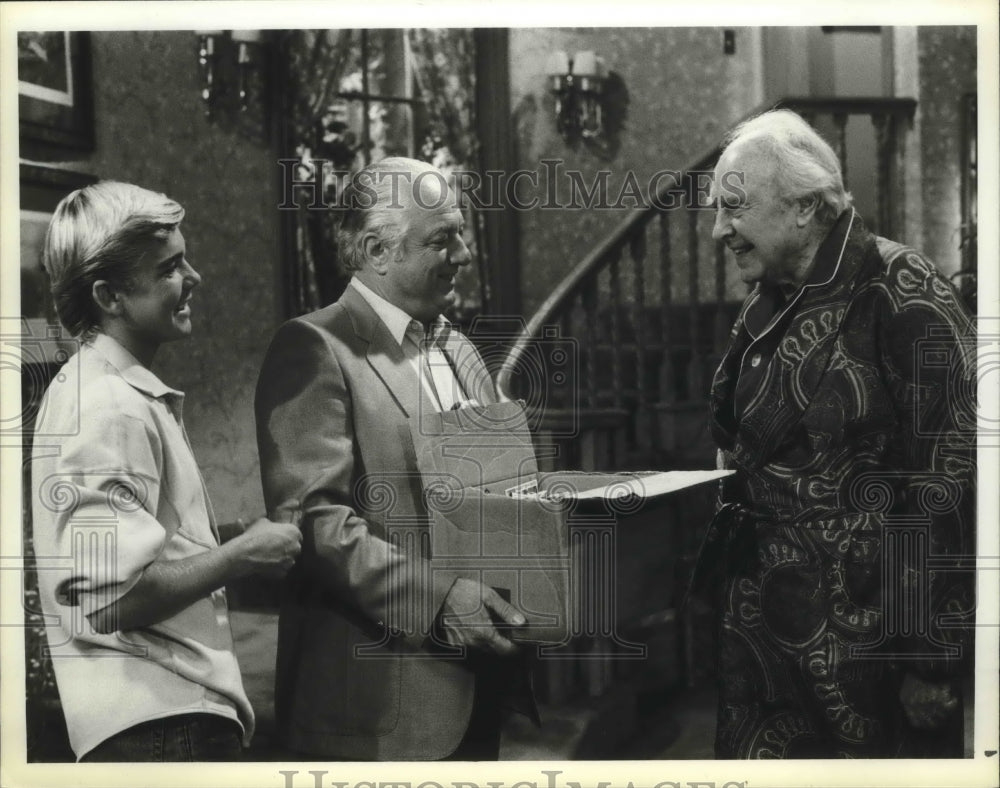 1986 Press Photo Tommy Lasorda guests stars on NBC-TV's Silver Spoons- Historic Images