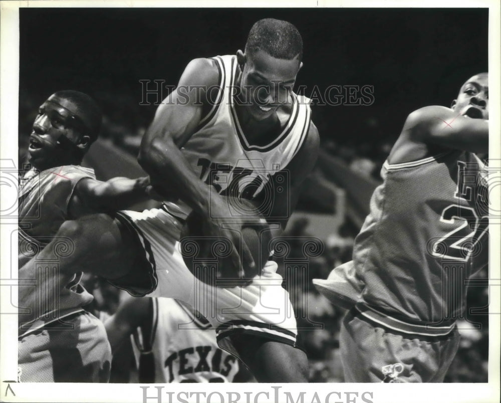 1993 Press Photo Texas and LSU play college basketball at Hemisfair Arena- Historic Images