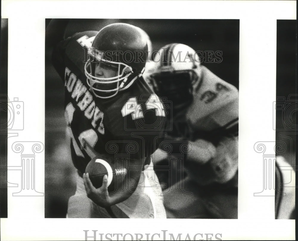 1993 McCollum Danny Gamez scrambles for yardage, Harlandale Stadium-Historic Images