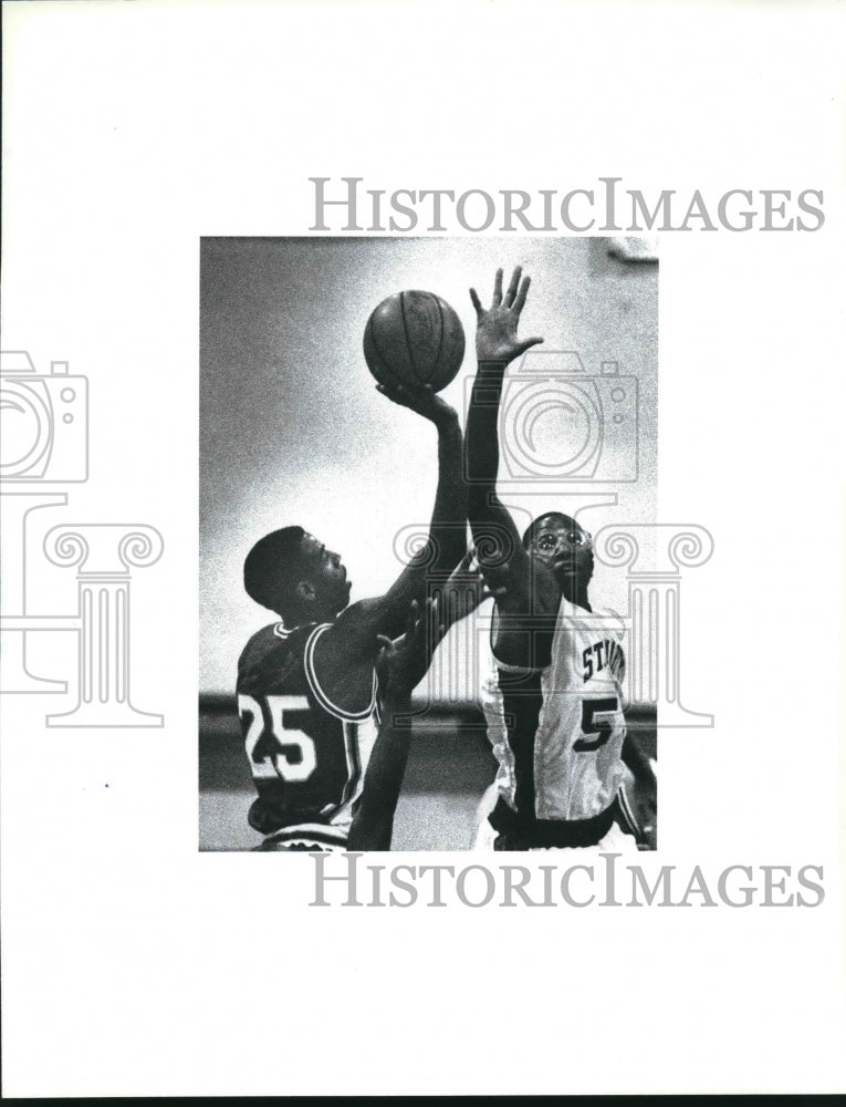 1993 College Basketball Players at Houston Baptist Versus St. Mary&#39;s-Historic Images