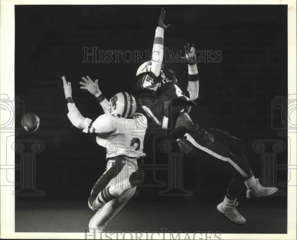 1988 Press Photo High School Football Players at Burbank Versus Sam Houston Game- Historic Images
