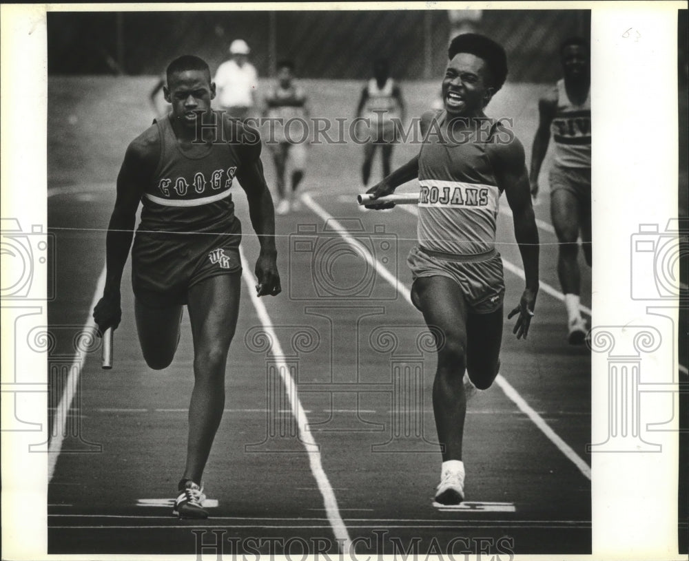 1987 Press Photo West Campus and University Trojans College Track Runners- Historic Images