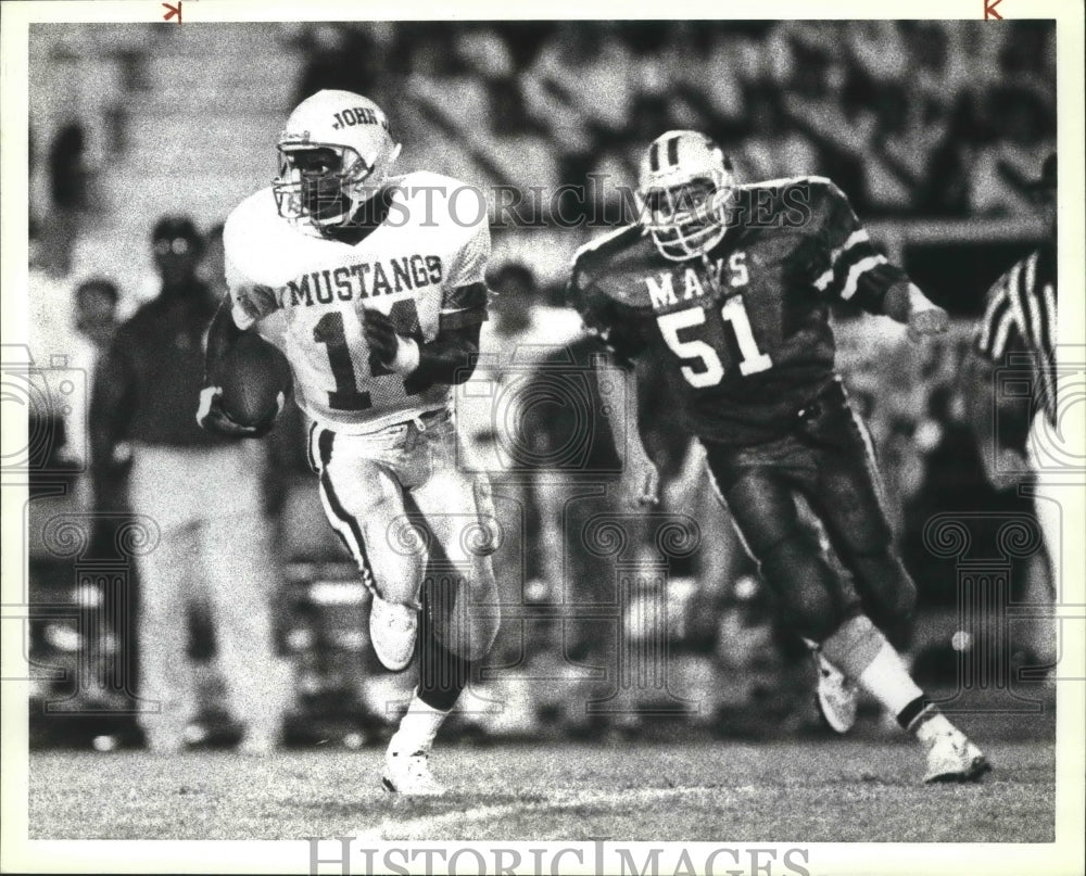 1990 Press Photo Jim Lee, John Jay High School Football Player at Madison Game- Historic Images