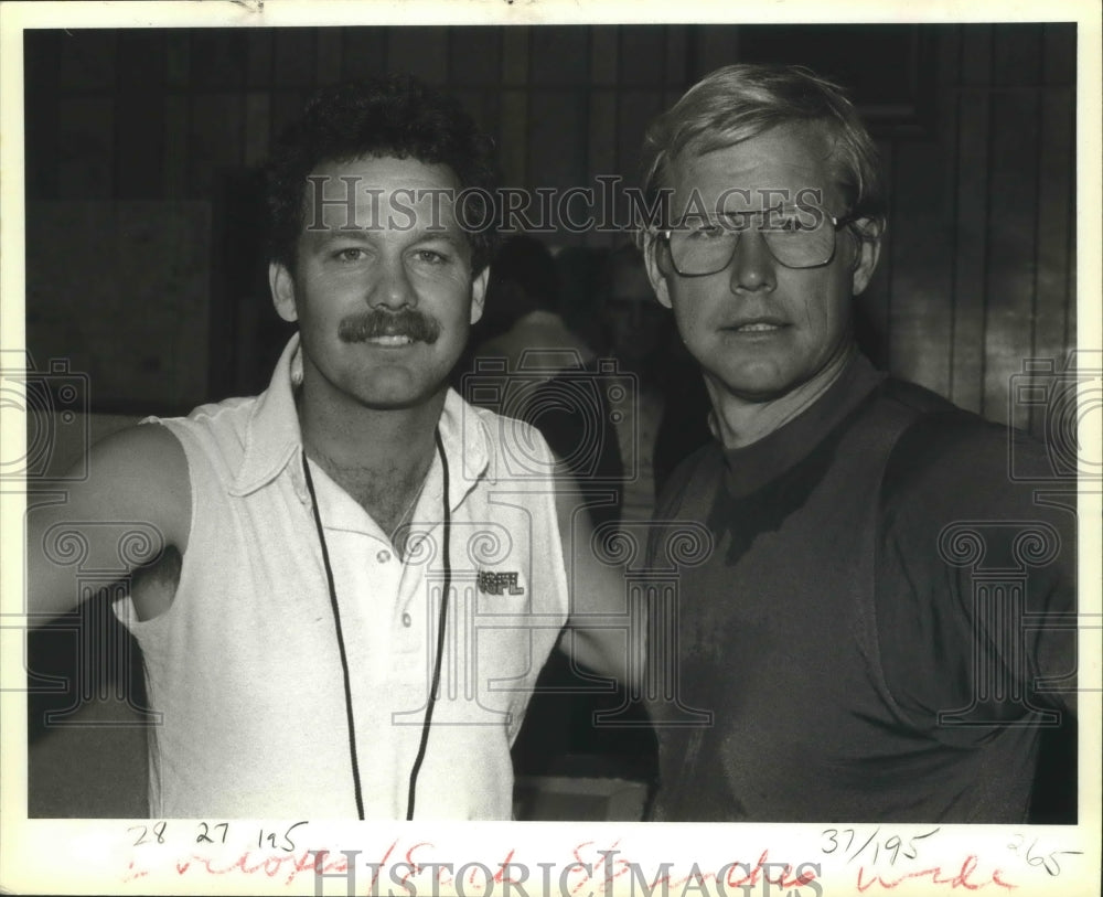 Press Photo Bill Bradley San Antonio Gunslingers Football First Assistant Coach - Historic Images