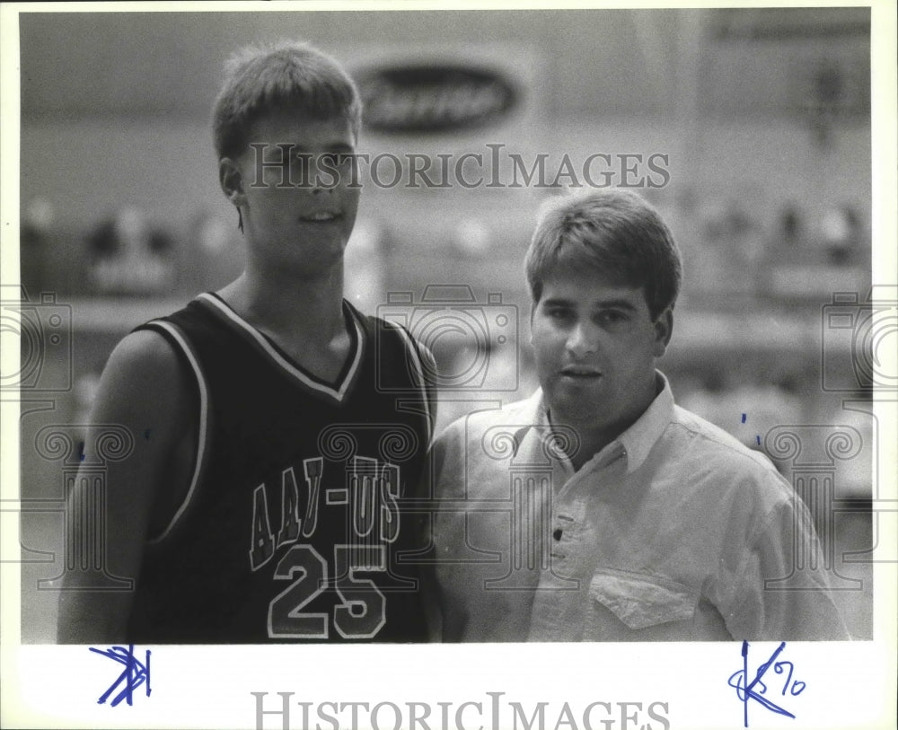 1989 Press Photo Junior Olympics Basketball Player Pat Knight with Tim Knight - Historic Images